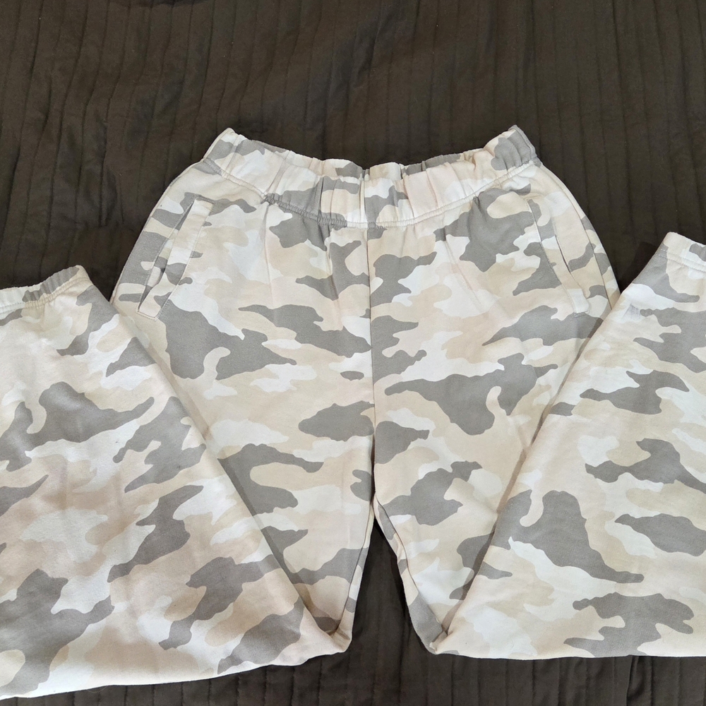 aerie Cream & White Cozy Joggers